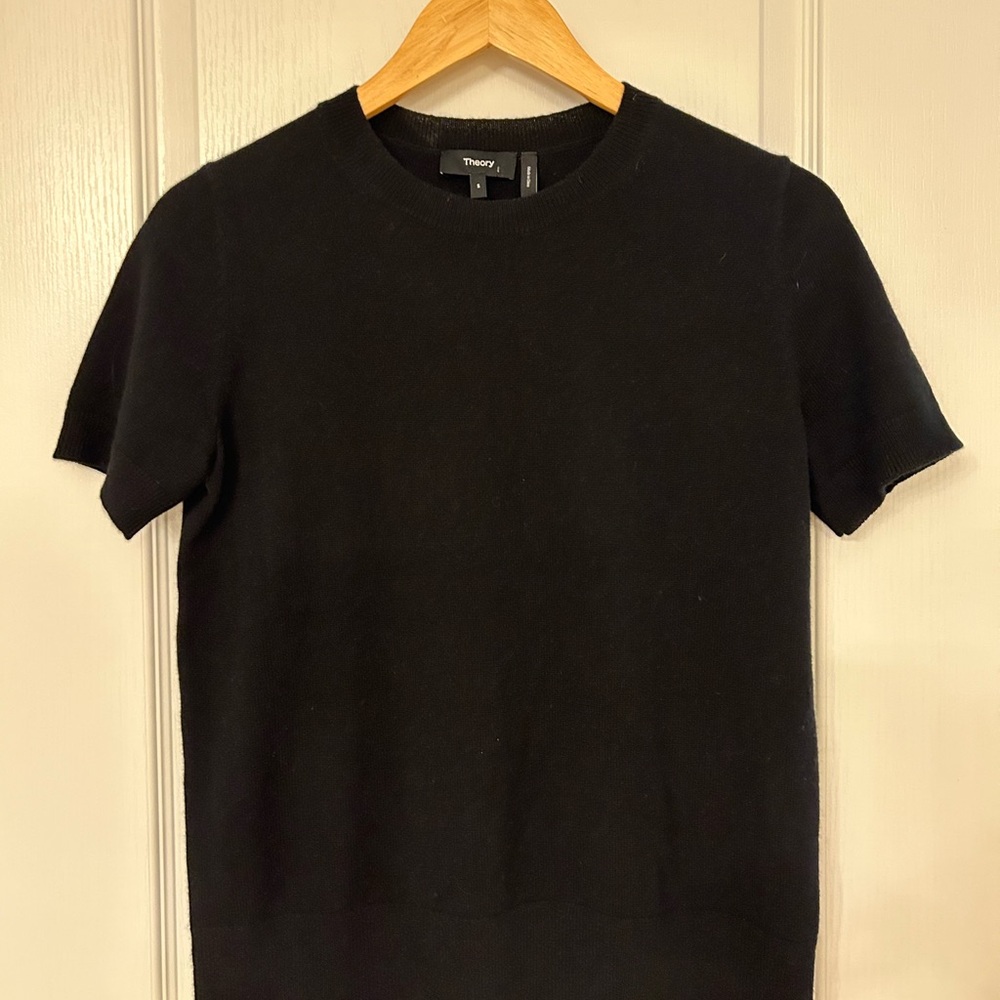 Theory black 100% cashmere short sleeve sweater tee. Like new condition. Size S